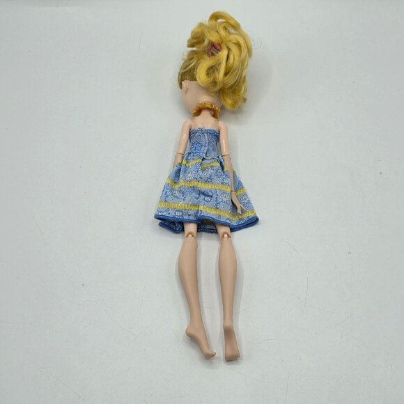 2012 Ever After High Blondie Lockes Enchanted Picnic Doll - Picture 6 of 6